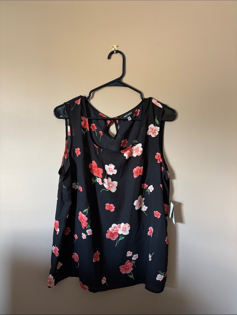 Nine West Black Floral Keyhole Sleeveless Blouse